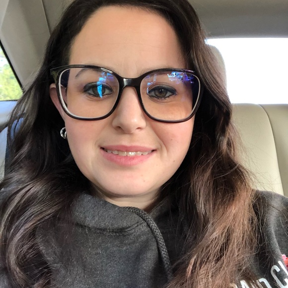 Meet your Posher, Rachel - Picture 1 of 1